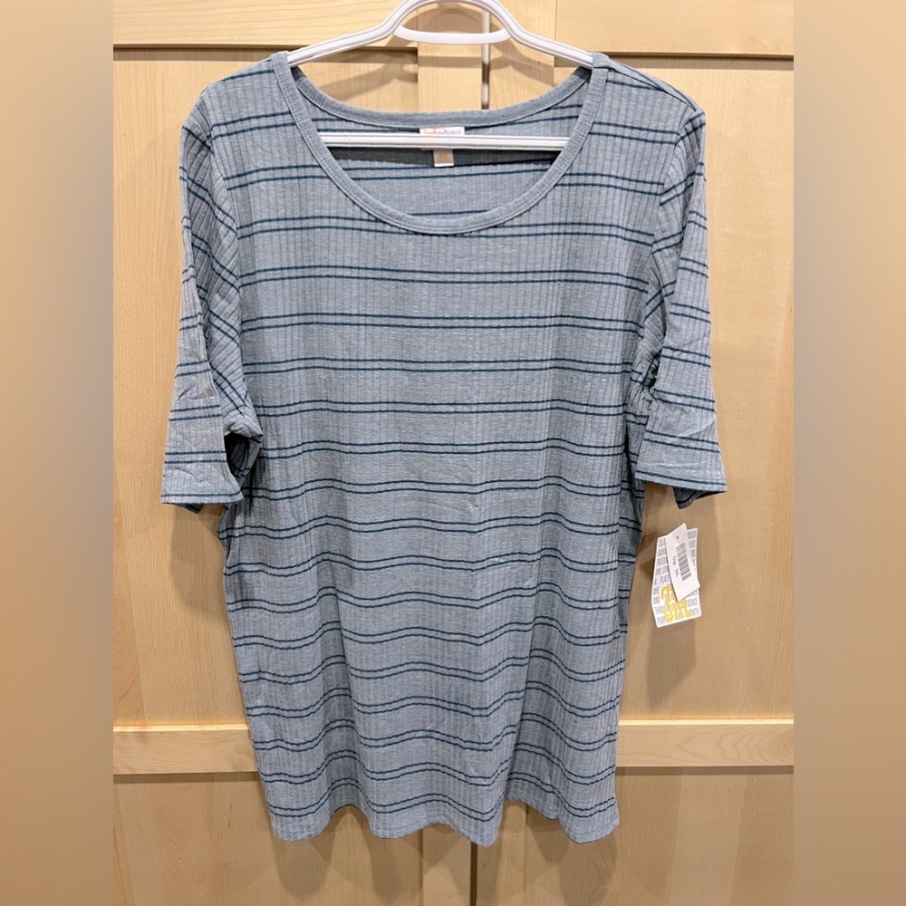 Gigi style top